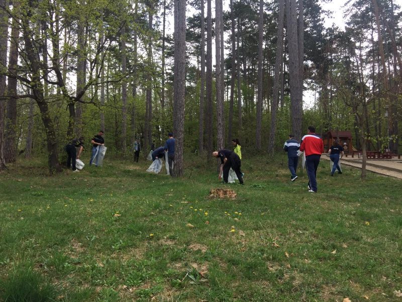 Poliţiştii sălăjeni au participat la Ziua Curăţeniei
