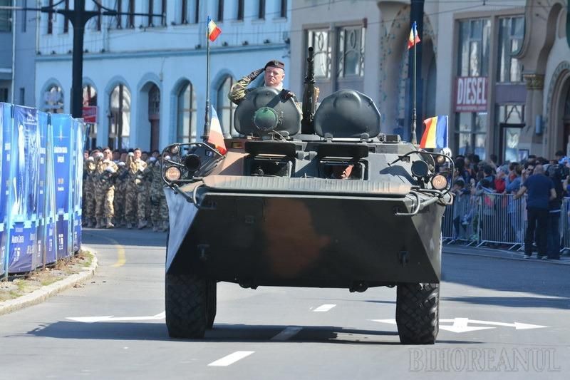 Militarii șimleuani au defilat în Bihor. Au luat parte la parada dedicată Centenarului Oradiei