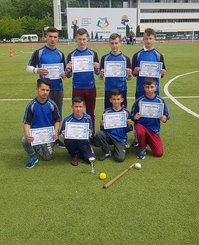 Olimpiada Gimnaziilor la oină: Elevii din Dragu s-au clasat pe locul VI