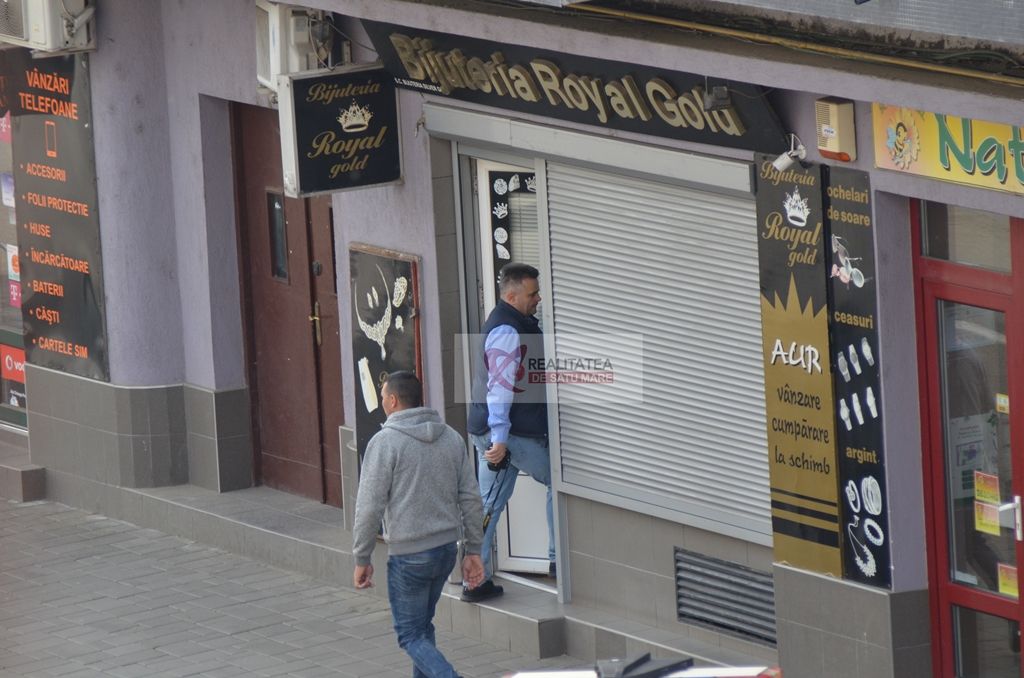Noi percheziții în cazul jafului de la bijuteria din Zalău