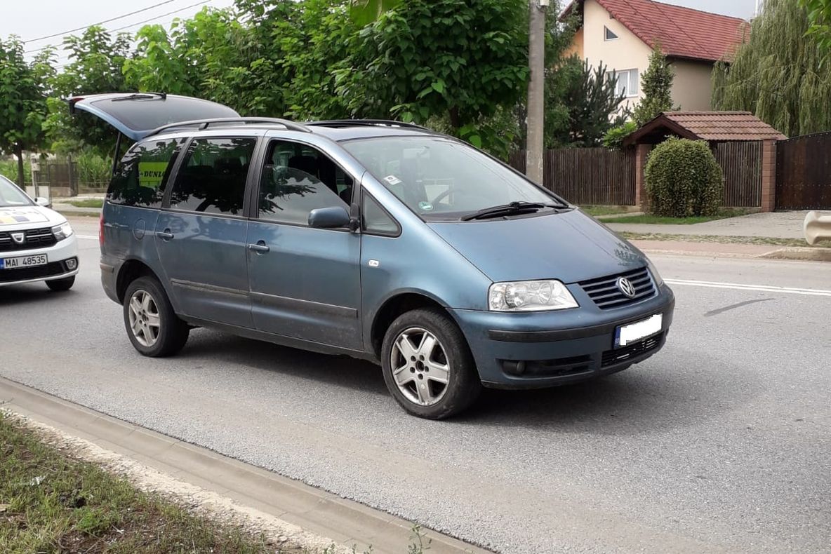 Incendiu violent într-o gospodărie din Jac. Flăcările s-au extins la locuința învecinată