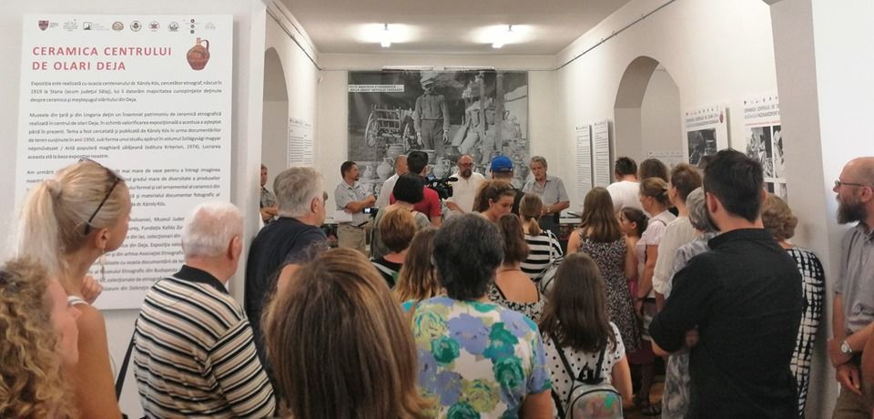 În luna august: ''Ceramica Centrului de olari Deja'' - expoziţie la Galeria de Artă