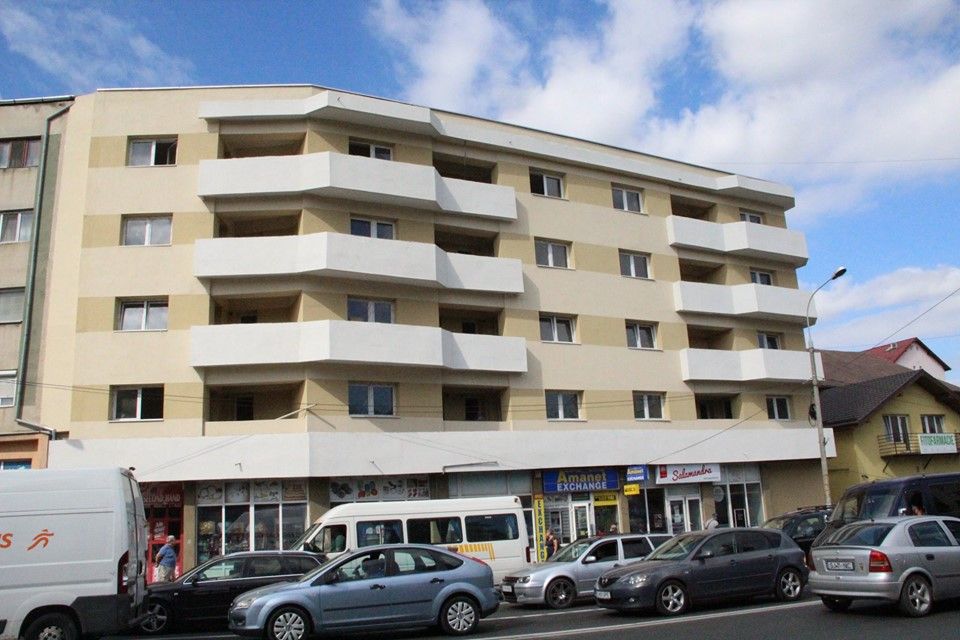 Asistaţii social, în atenţia municipalităţii. Imobilul ''Silvania – Astralis'' din Zalău, transformat în bloc de locuinţe sociale