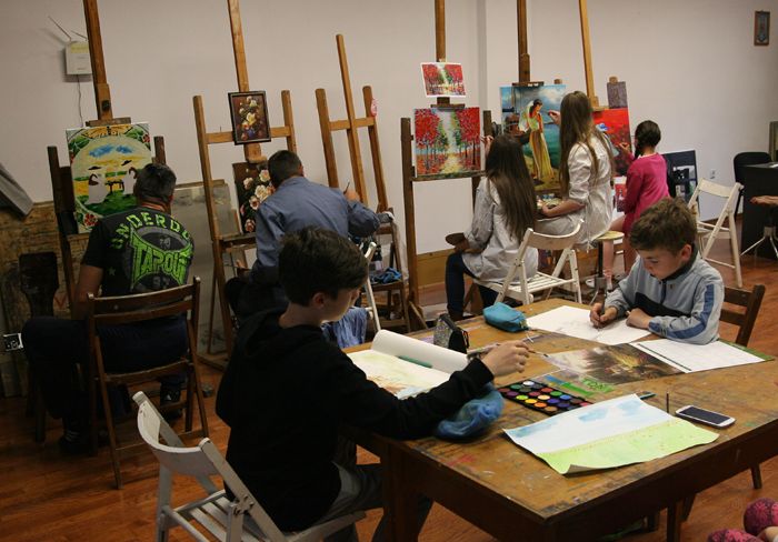 Continuă înscrierile la cursurile Școlii Populare de Arte și Meserii