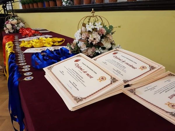Elevii sălăjeni cu rezultate excepţionale, premiaţi la ”Gala Educaţiei”