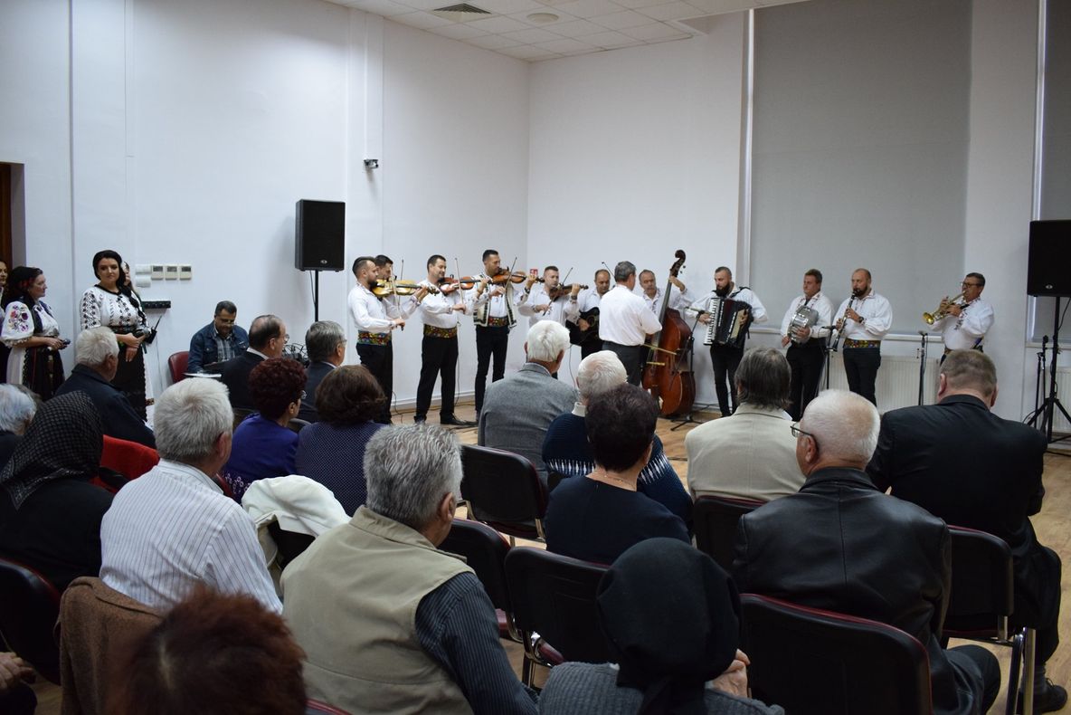 Reuniune emoționantă la Consiliul Județean – Vârstnicii din Sălaj, sărbătoriți