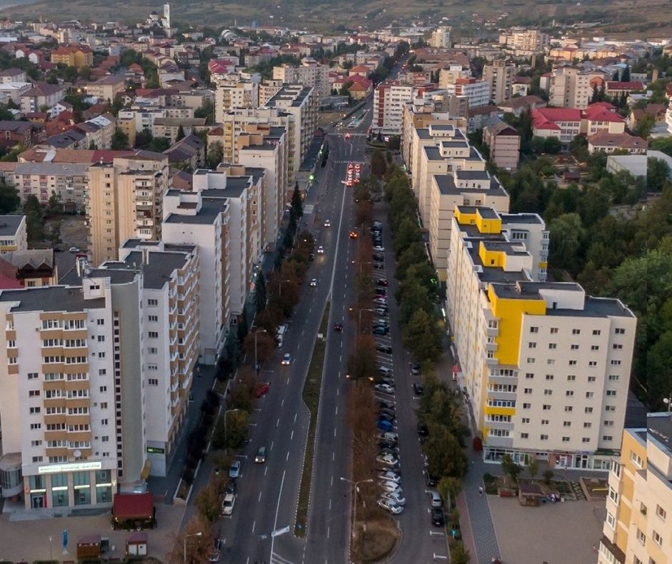 Trotuare și pistă de biciclete pe bulevardul Mihai Viteazul