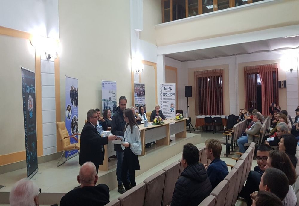 	Trei elevi de la Colegiul Național ''Silvania''  Zalău au obținut  rezultate deosebite la Concursul Interliceal de Fizică  ''Top-Fiz''