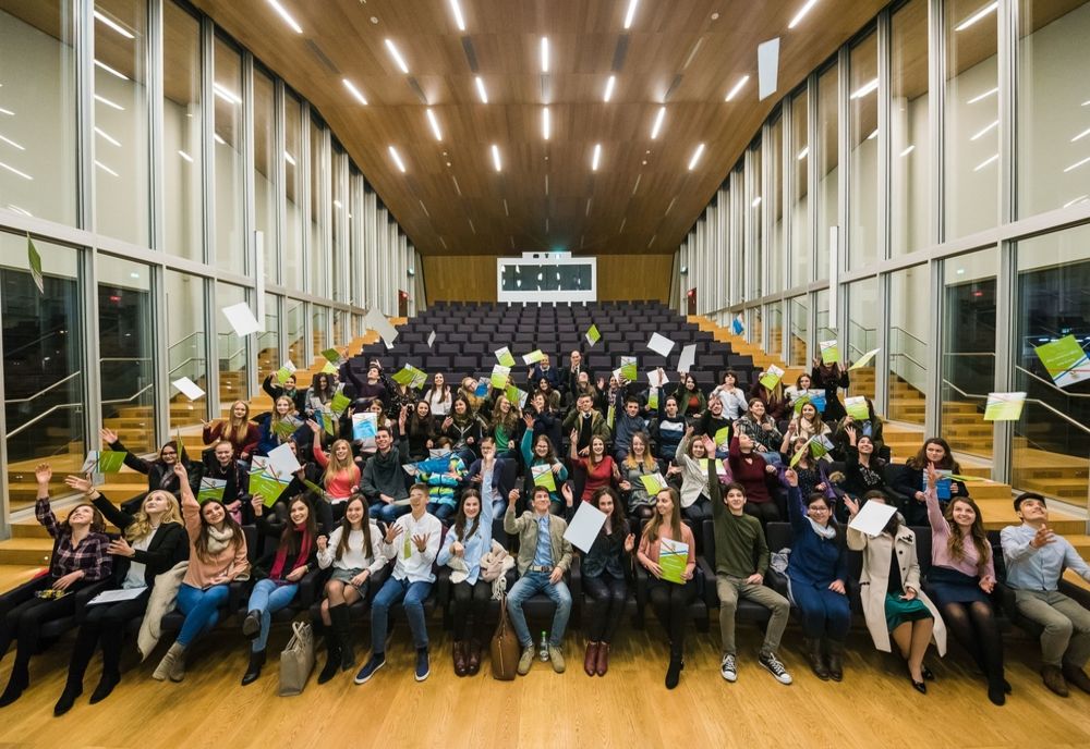 TenarisSilcotub oferă o nouă serie de Burse de Merit pentru liceenii din Zalău