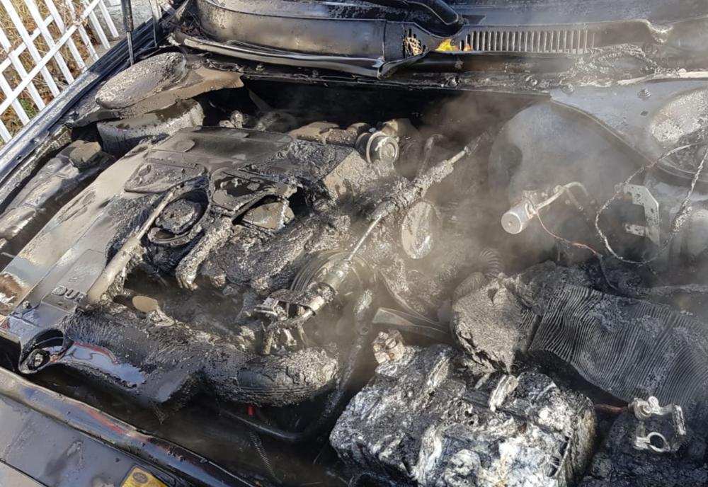  Autoturism cuprins de flăcări în apropierea Tribunalului Sălaj