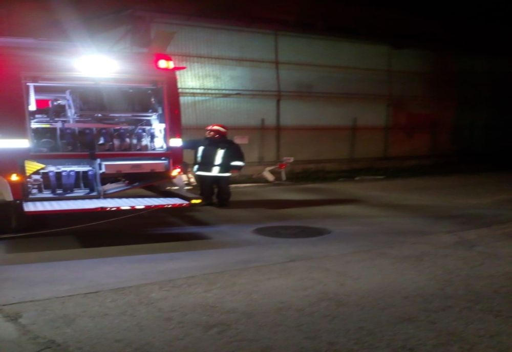  Incendiu în Zalău. O anexă a fost cuprinsă de flăcări