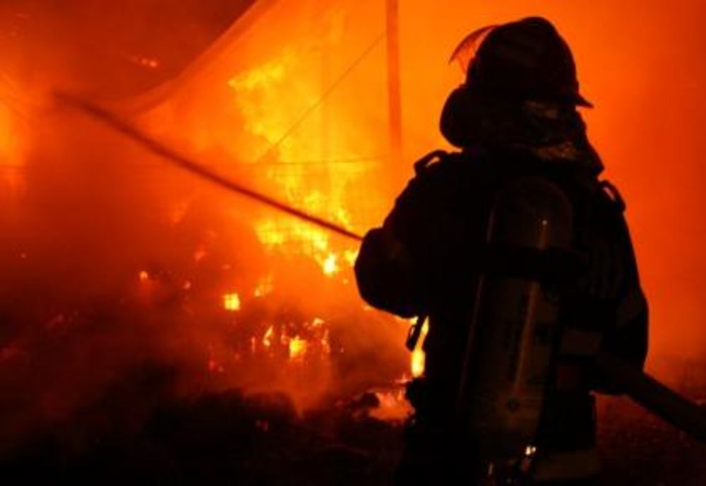  Incendiu în miez de noapte într-o gospodărie din Sălaj de la jarul căzut din centrala termică