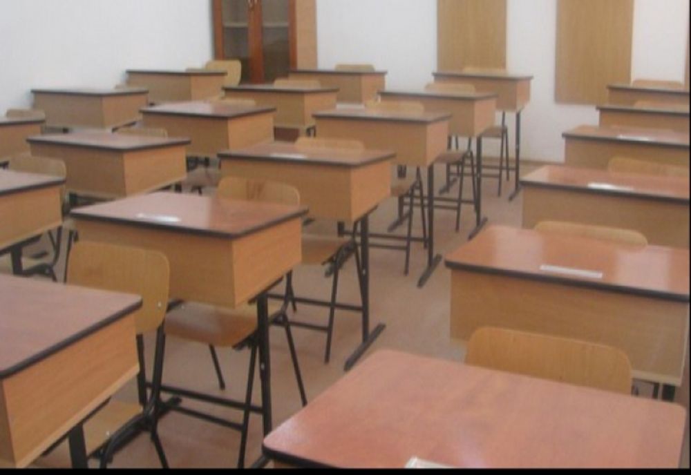 Cursuri suspendate temporar în mai multe unități de învățământ din municipiu