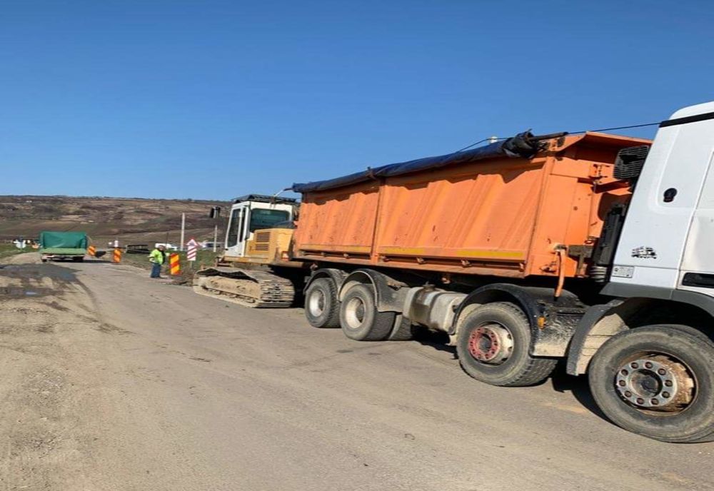 S-au reluat lucrările pe drumurile județene din Sălaj