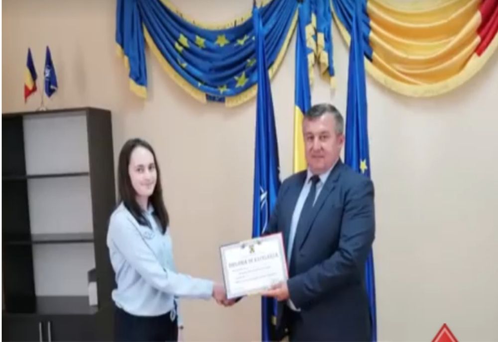 Elevii cu rezultate bune la învățătură, premiați de Primăria Valcău de Jos 