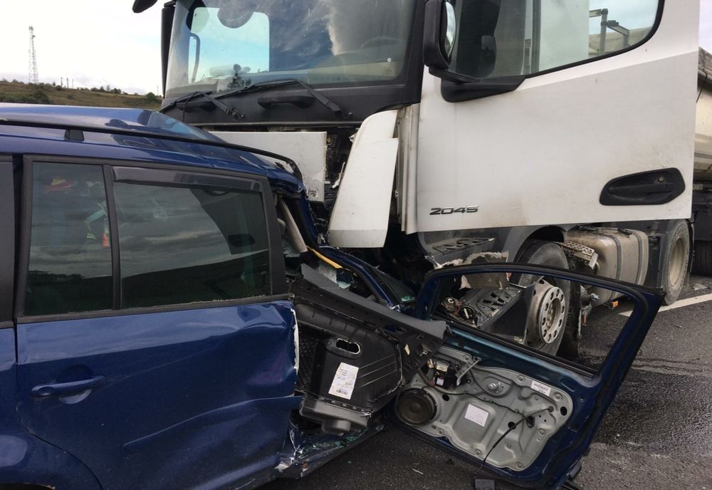 FOTO | Doi soţi din Fildu de Jos au murit într-un grav accident rutier