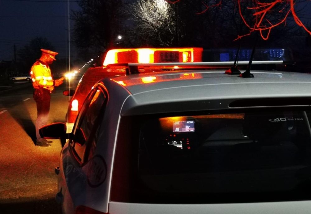 Tânăr prins în trafic fără permis şi cu maşina neînmatriculată