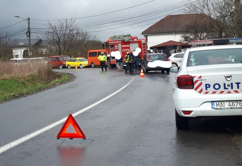 FOTO | Accident rutier în Zalău! Două persoane au fost rănite