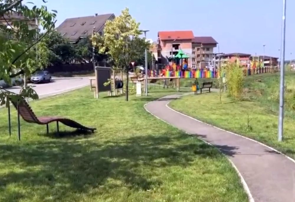 În Zalău a fost amenajat un nou spațiu de joacă cu fonduri europene