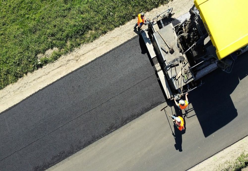 Lucrările de asfaltare a străzii Gheorghe Doja din Zalău impun restricții de circulație