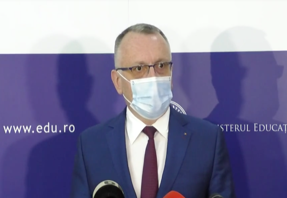 Sorin Cîmpeanu: Școala va începe pe 8 noiembrie