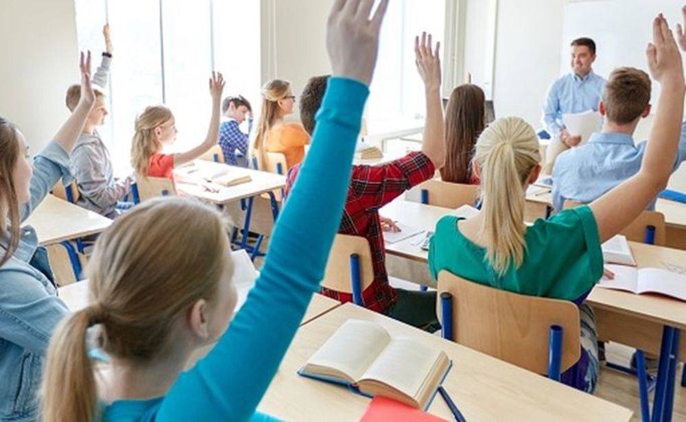 Primăria Municipiului Zalău acordă o bursă de merit în valoare de 150 de lei pentru aproape 4.000 de elevi din Zalău