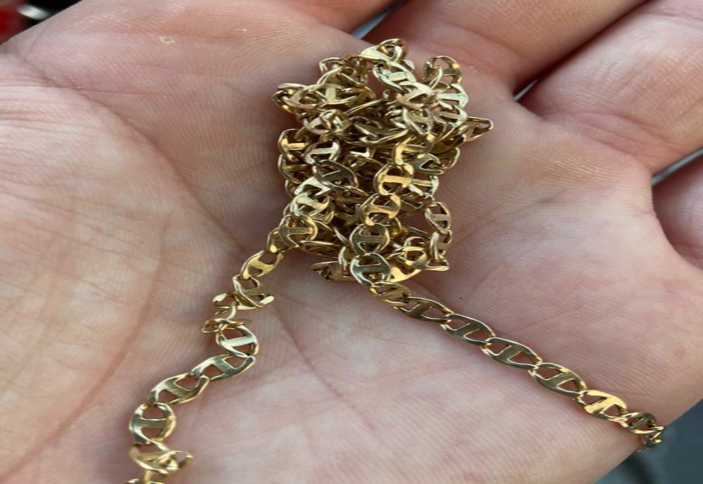 Alexandra, gest de nota 10! A găsit un lănțișor de aur și l-a predat polițiștilor