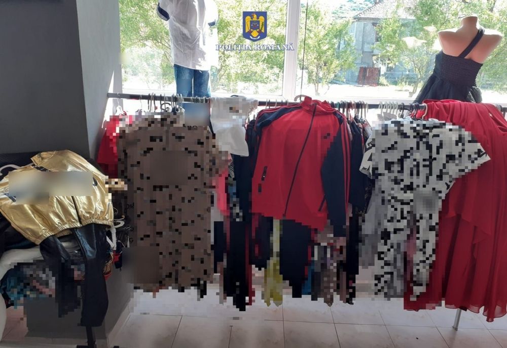 Percheziţii la o femeie din Zalău acuzată că vinde produse contrafăcute