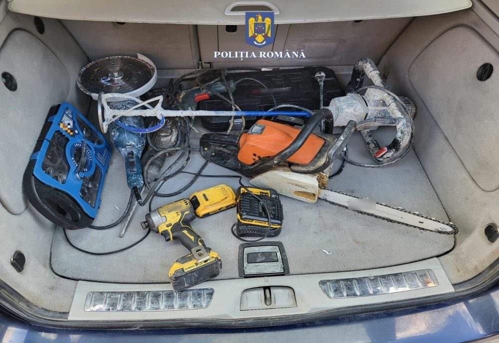 10 maşini sparte într-o singură noapte în Zalău! Printre făptaşi se numără un băiat şi o fată de 16 ani