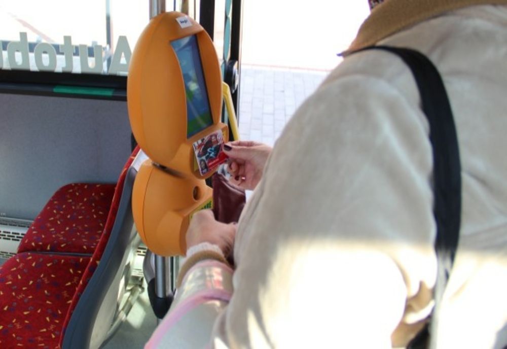 Zalău: Card de călătorie pentru pensionari pe mijloacele de transport în comun