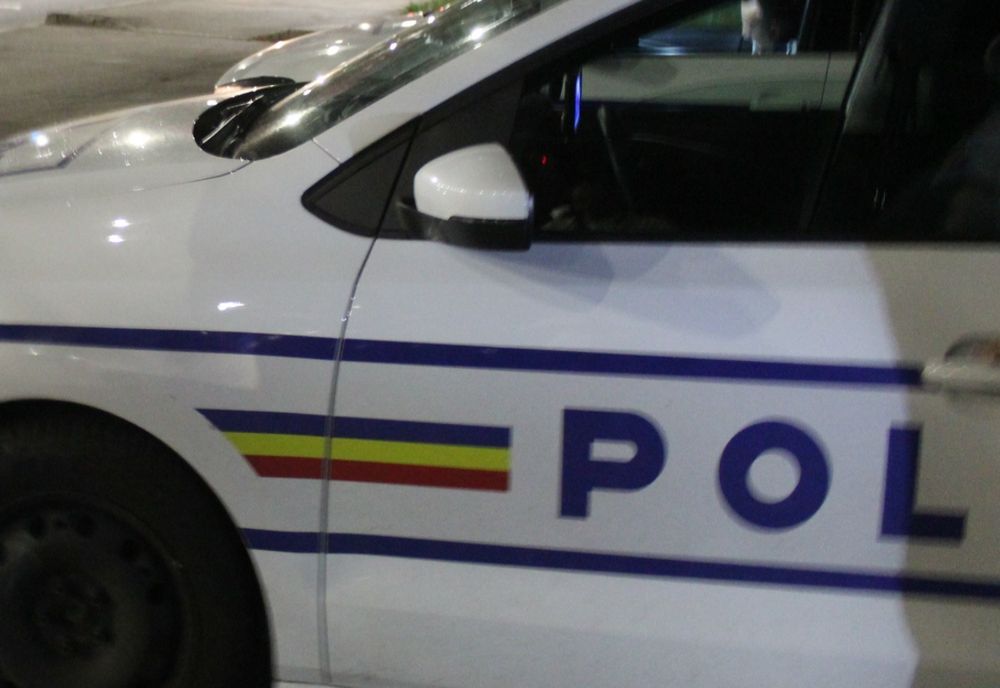 La volanul unui autoturism neînmatriculat, fără permis