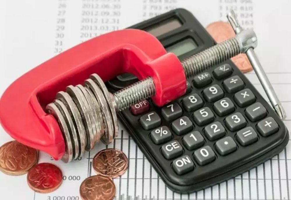 Proiect „mai altfel”: Statul să plătească dobânzi și penalități contribuabililor