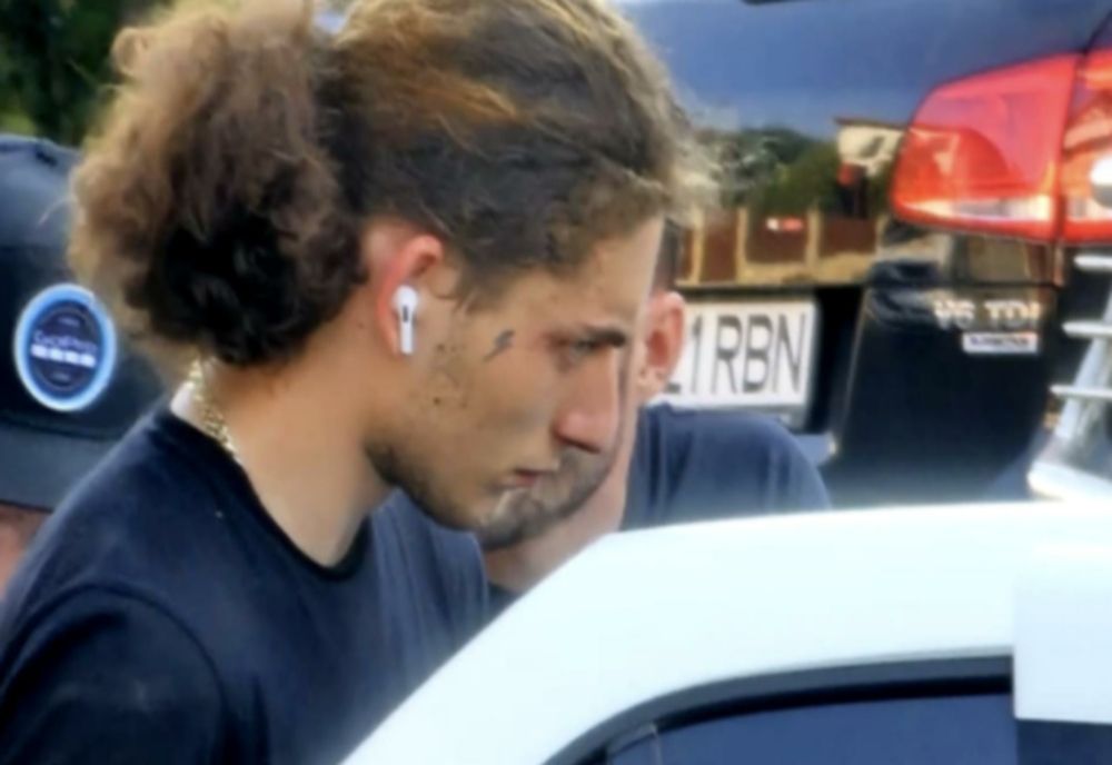 VLAD PASCU, DIN NOU ÎN FAȚA INSTANȚEI! PĂRINȚII VICTIMELOR ACUZĂ CĂ TATĂL LUI AR FI ÎNCERCAT SĂ LE „CUMPERE” IERTAREA