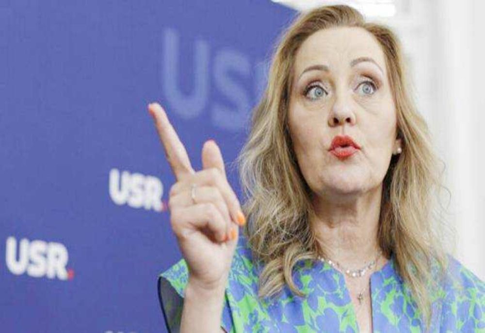 PREȘEDINTELE USR, ELENA LASCONI, ANUNȚĂ MOȚIUNE DE CENZURĂ ÎMPOTRIVA GUVERNULUI ȘI CERE SEMNAREA ALĂTURI DE USR