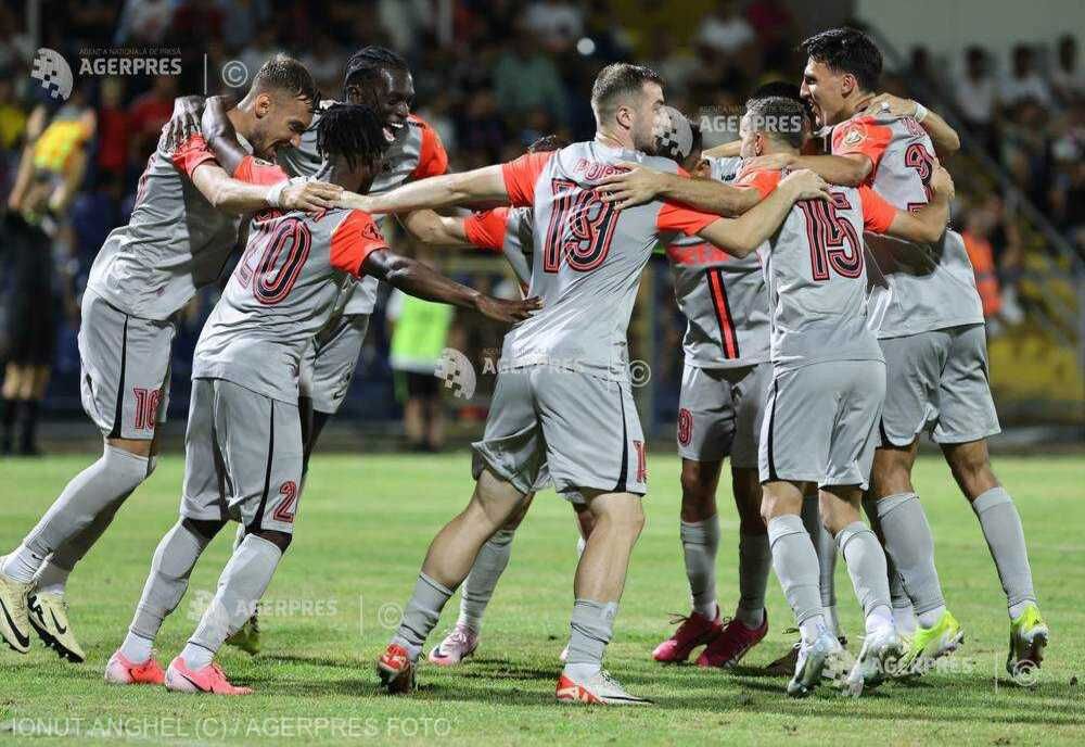 FOTBAL: FCSB - UNIREA SLOBOZIA 3-0, ÎN SUPERLIGĂ