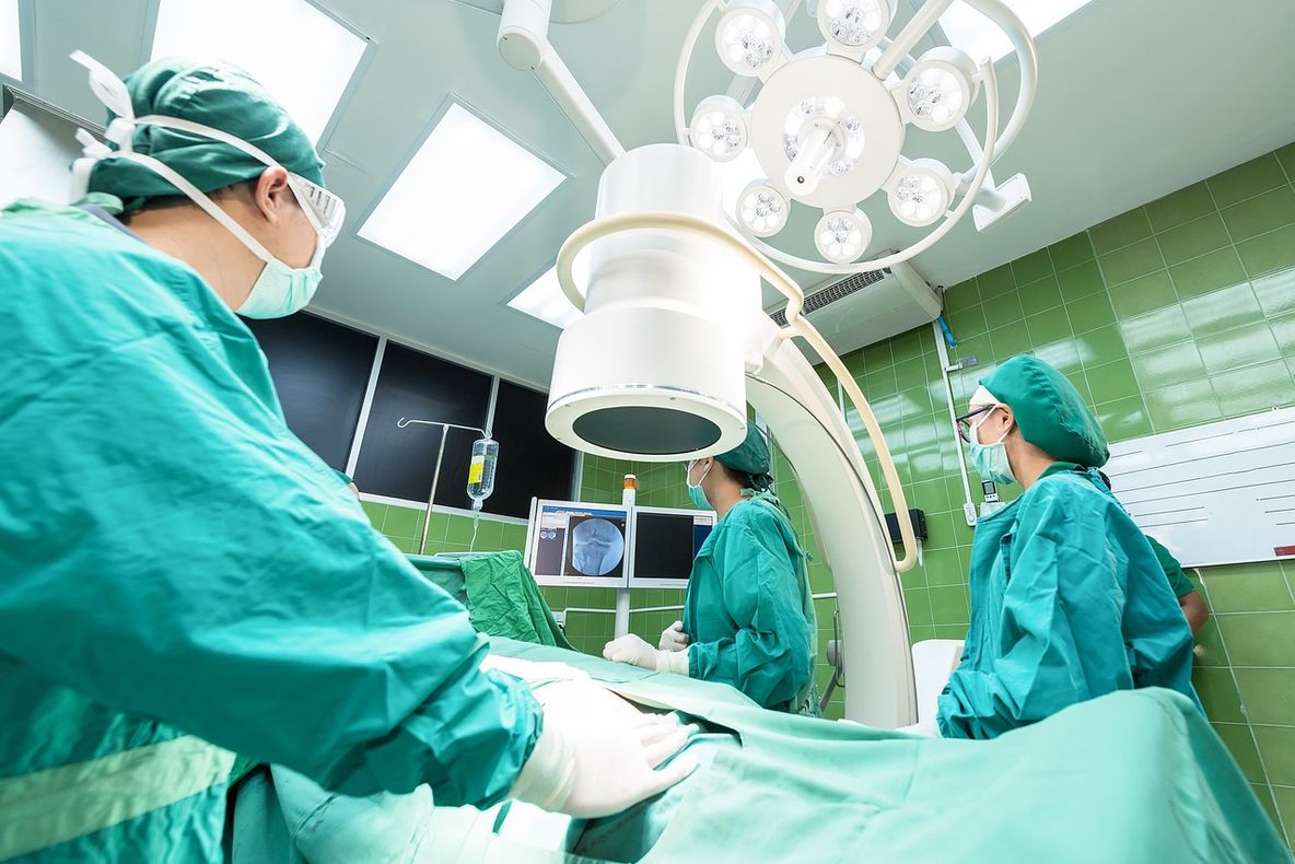 MEDICII DIN ROMÂNIA, LA LIMITA EPUIZĂRII: SISTEMUL DE SĂNĂTATE ÎN PRAGUL COLAPSULUI