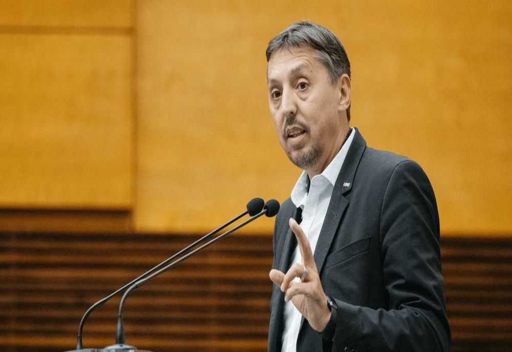 Schimbare importantă în 2026: profesorii pot cumula pensia cu salariul. Anunțul ministrului Educației