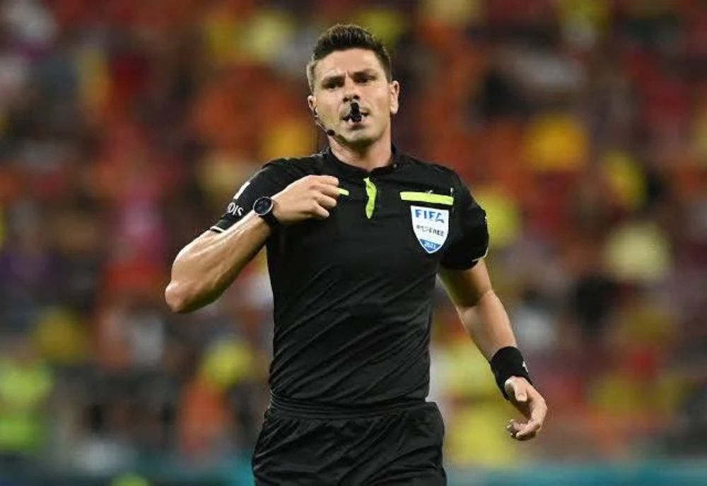 FOTBAL: MARIAN BARBU VA ARBITRA, ÎN PREMIERĂ, ÎN LIGA CAMPIONILOR
