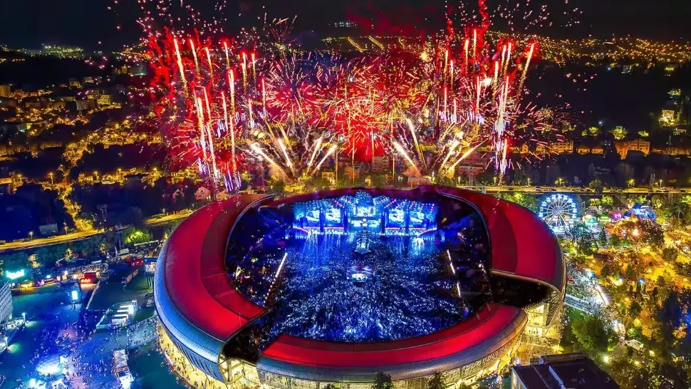 Cât a ajuns să coste o cazare la Cluj-Napoca în weekendul UNTOLD 2026: Prețuri record pe noapte