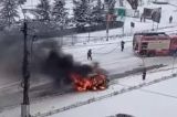 Incendiu violent pe o șosea din Giurgiu.  O mașină a fost mistuită de flăcări