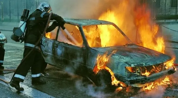 incendiu-autoturism