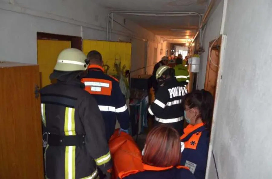 barbat mort, gasit de pompieri