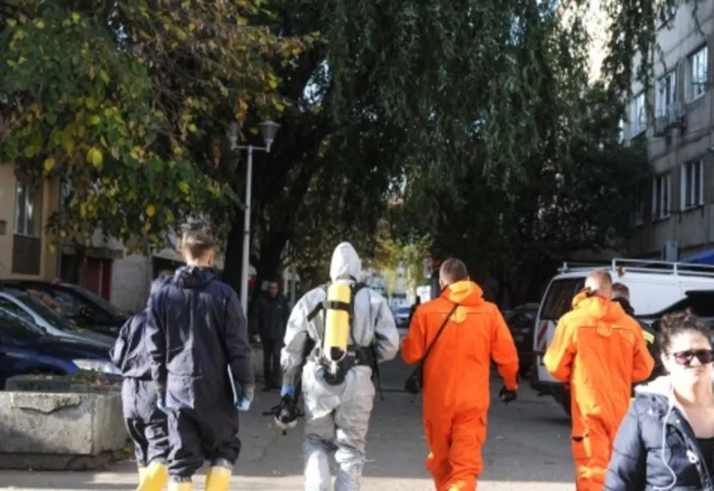 A început dezinfecţia scărilor de bloc din muncipiu. Zălăuanii cu probleme de sănătate, sfătuiţi să fie prudenţi 