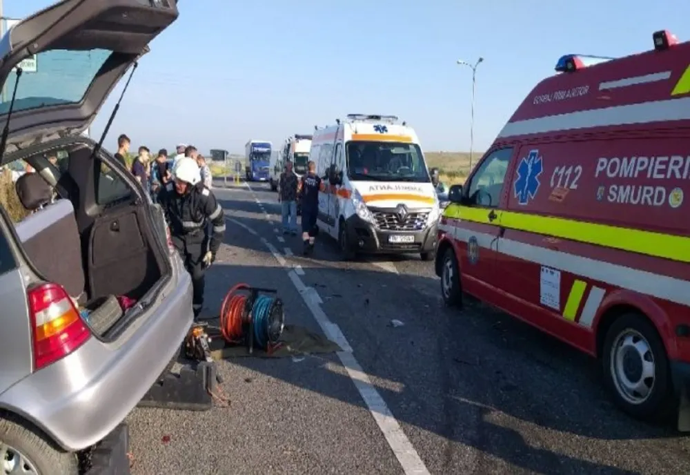 Opt persoane implicate într-un accident rutier în centrul localităţii Nuşfalău