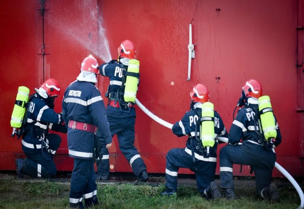 Hală a unui operator economic din Zalău, afectată de un incendiu! Care a fost cauza