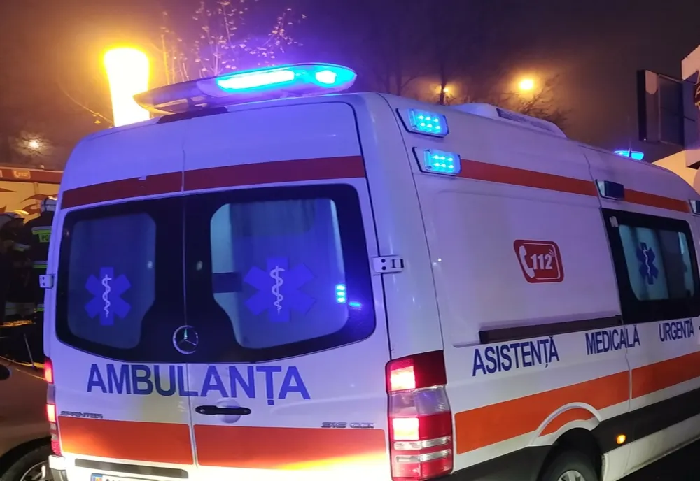 Tânăr beat rănit după ce s-a răsturnat cu maşina într-o localitate din judeţul Sălaj