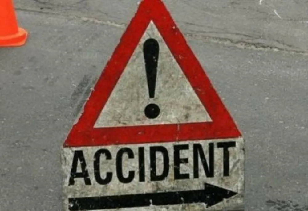Accident cu trei maşini pe şoseaua dintre Zalău şi Satu Mare! O şoferiţă din Cluj-Napoca a fost rănită