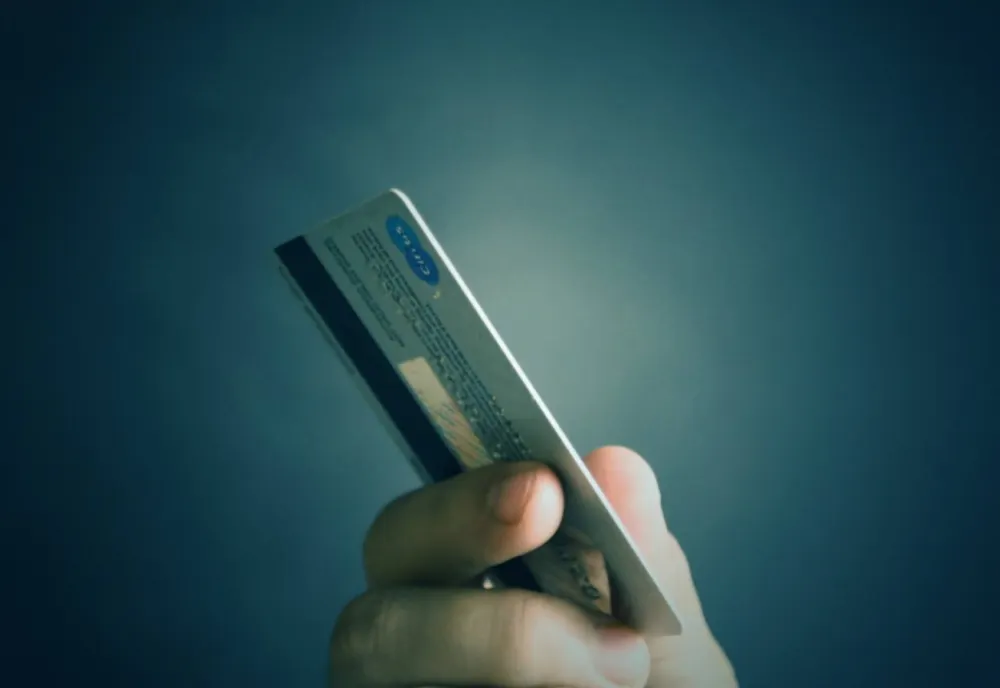 Peste 120 de sălăjeni, fraudați prin intermediul platformelor de comerț electronic