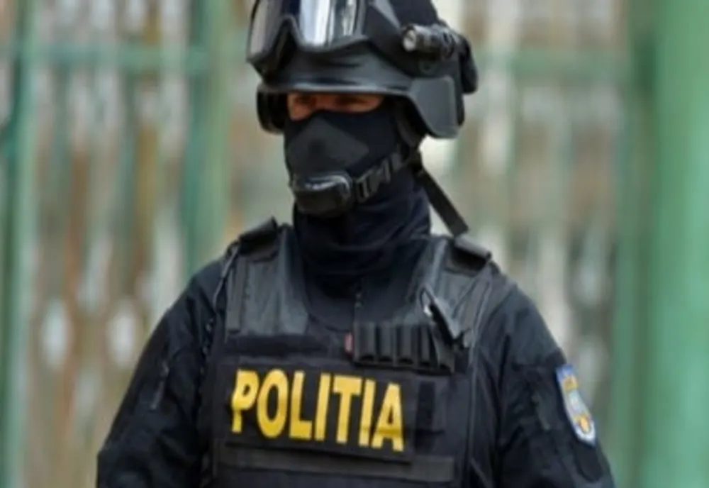 Locuințele a doi sălăjeni și două sedii ale unor firme din Zalău și Hereclean, percheziționate, într-un dosar de înșelăciune, delapidare și fals