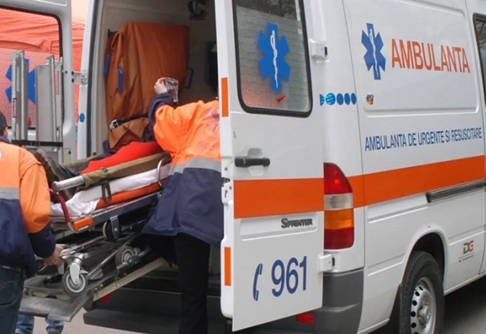 Grav accident rutier în Drighiu! Un bărbat care se afla pe trotuar a murit după ce a fost lovit de o maşină